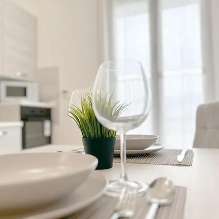 Elegant - Wifi - Smart Tv - Netflix * Genoa